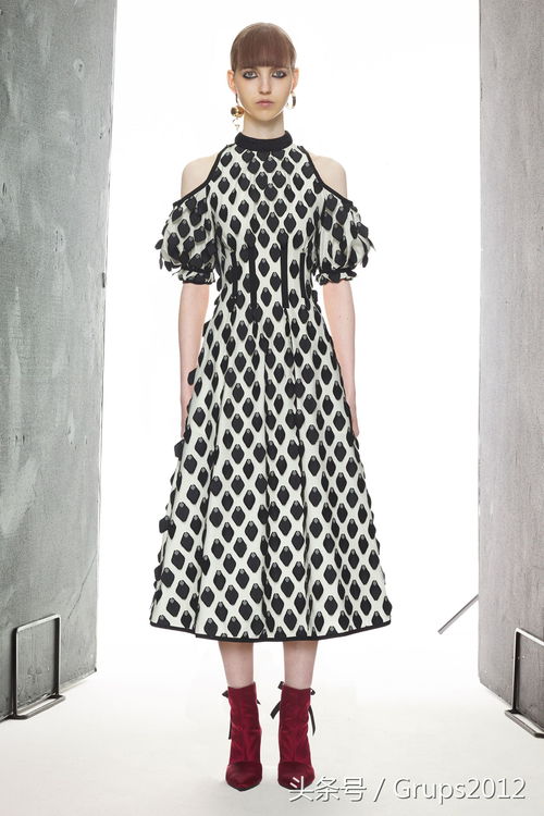 皇室與名人皆愛(ài)不釋手的服裝品牌 你不可不知的self portrait